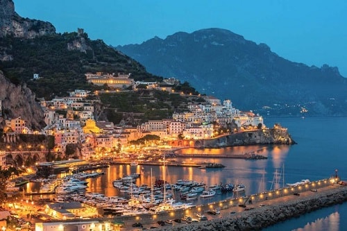 Amalfi. Wedding Planner in Amalfi Coast and Puglia. Mr and Mrs Wedding in Italy