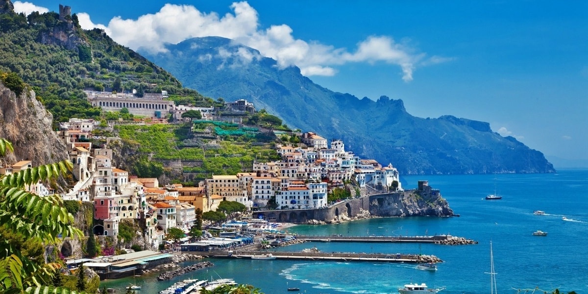 Amalfi. Wedding Planner in Amalfi Coast and Puglia. Mr and Mrs Wedding in Italy
