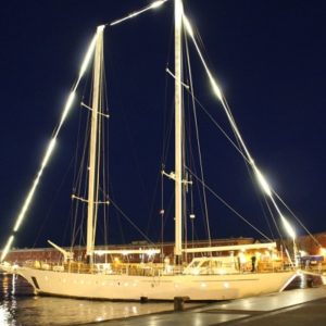 Wedding on board. Wedding Planner in Amalfi Coast and Puglia. Mr and Mrs Wedding in Italy