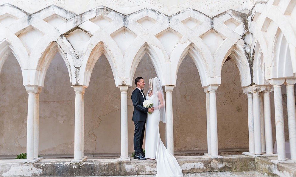 NH Amalfi Chiostro bride and groom