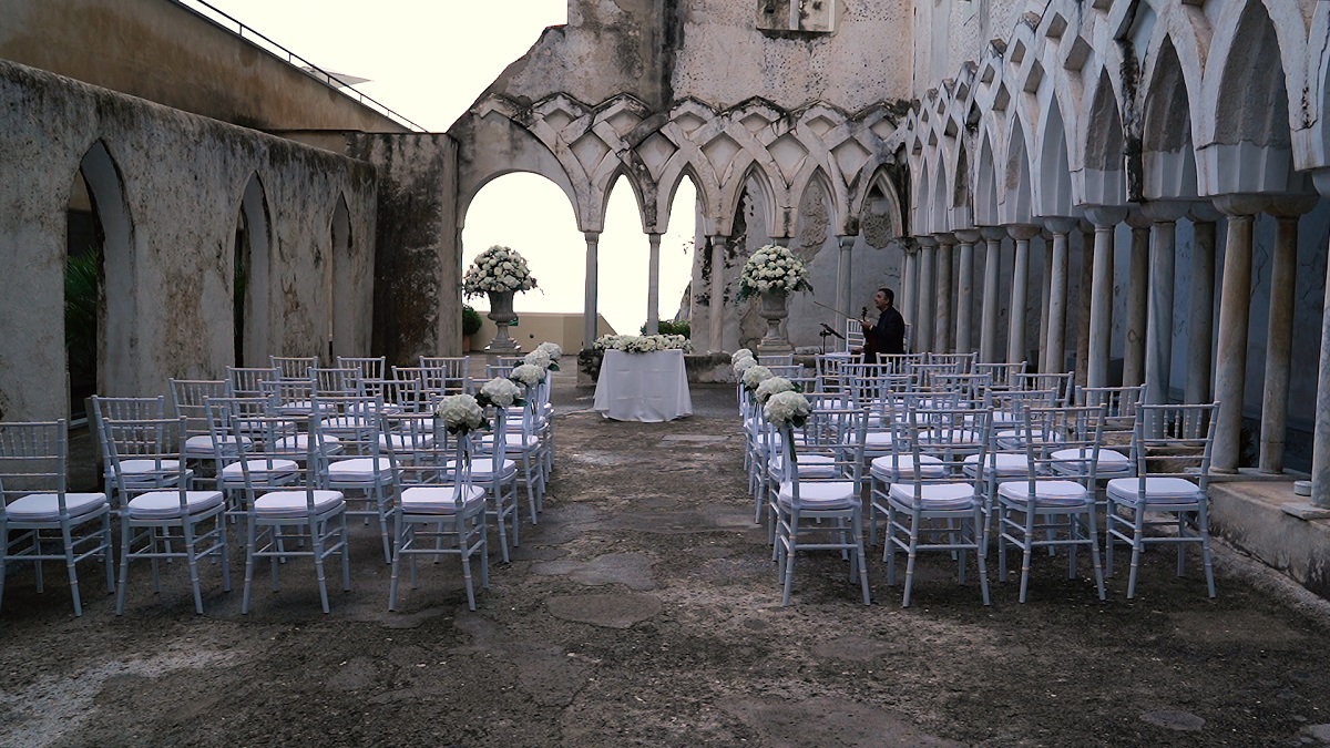 NH Amalfi Chiostro wedding flowers