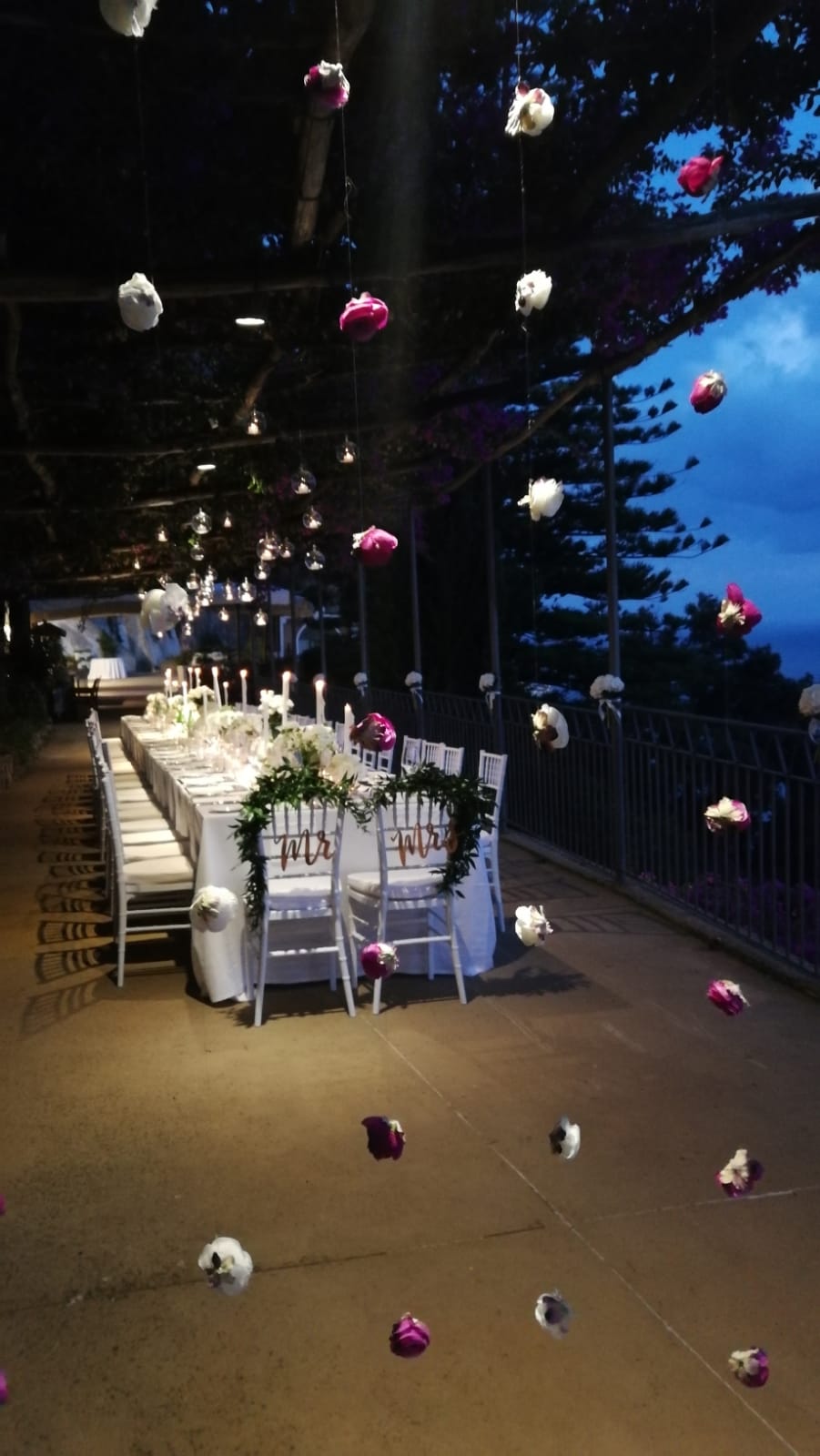 wedding table ready for the dinner