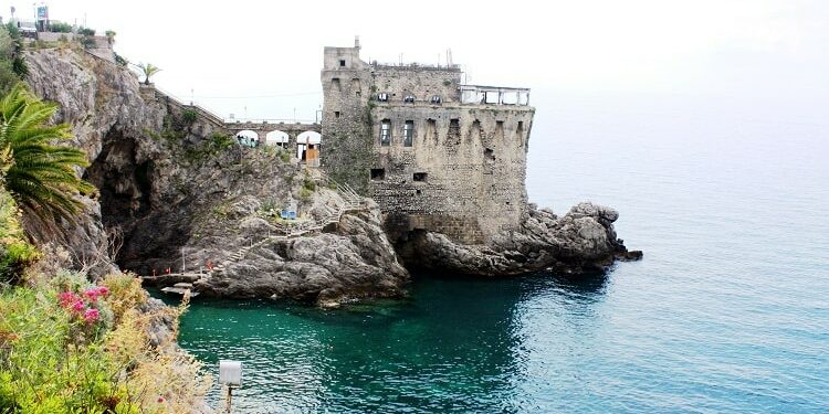 Torre Normanna. Maiori. Wedding Planner in Amalfi Coast and Puglia. Mr and Mrs Wedding in Italy
