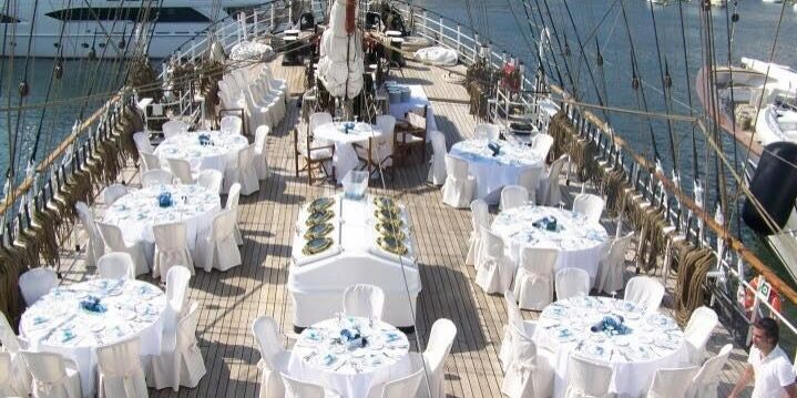 Wedding on board. Wedding Planner in Amalfi Coast and Puglia. Mr and Mrs Wedding in Italy