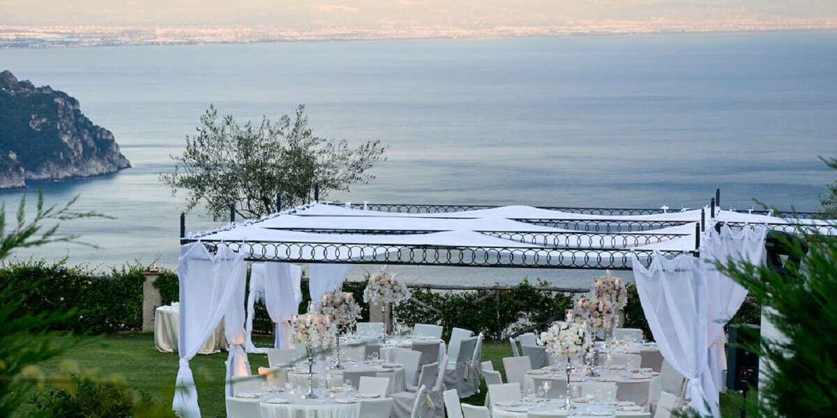 Villa Cimbrone. Gardens. Wedding Planner in Amalfi Coast and Puglia. Mr and Mrs Wedding in Italy